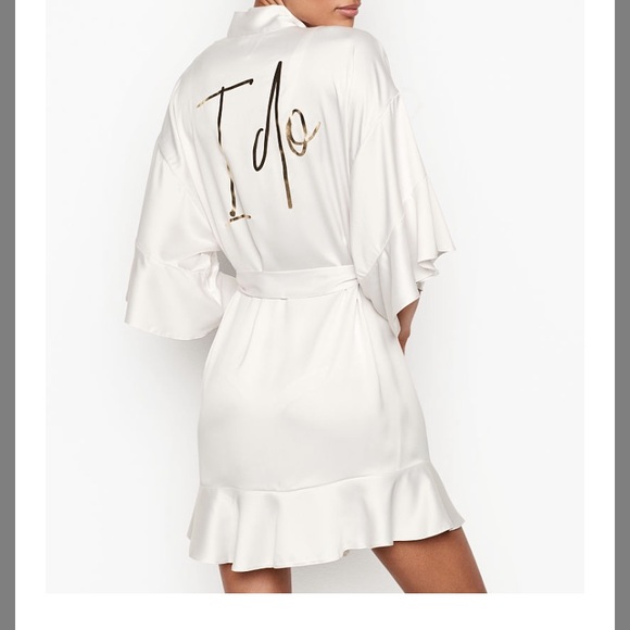 VS Bridal Lingerie & Robe - Picture 2 of 9